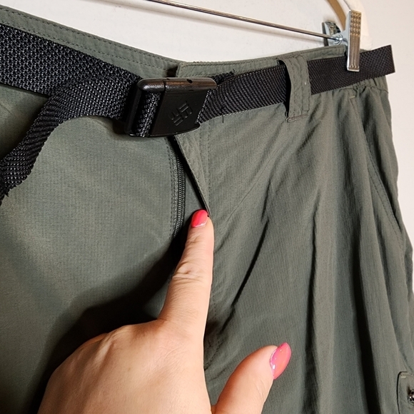 Columbia Green Convertible hiking pants. 2 belts. Zip off legs. Men's size 38x30 - Picture 5 of 16